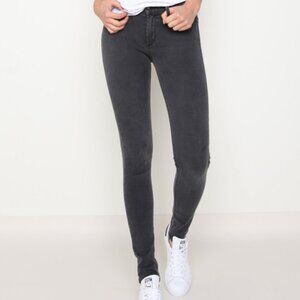 James Jeans Twiggy skinny style in Slate II (light black) in Size 28